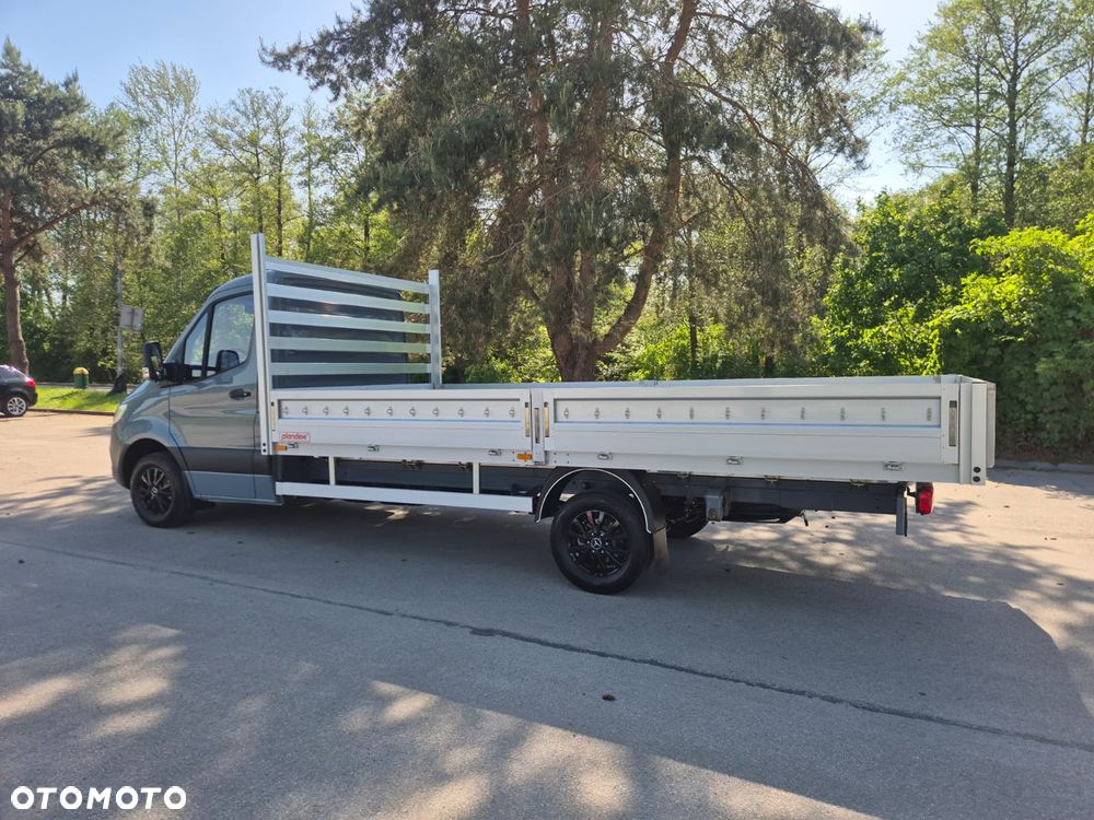 Mercedes-Benz Sprinter - 16
