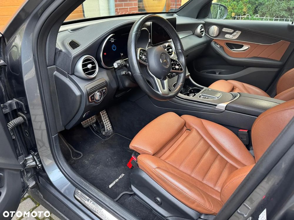 Mercedes-Benz GLC 300 4-Matic - 4