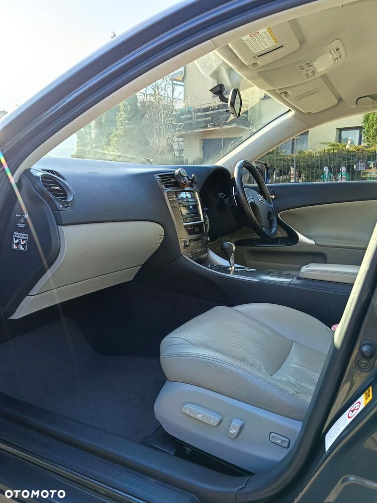 Lexus IS - 5