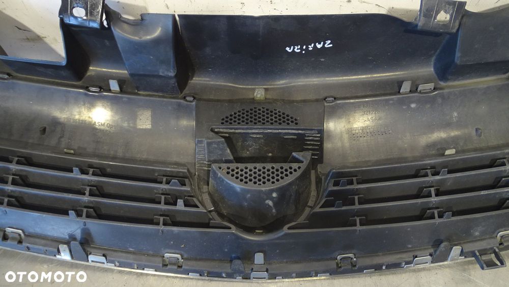 GRILL ATRAPA OPEL ZAFIRA B 1.9CDTI - 11