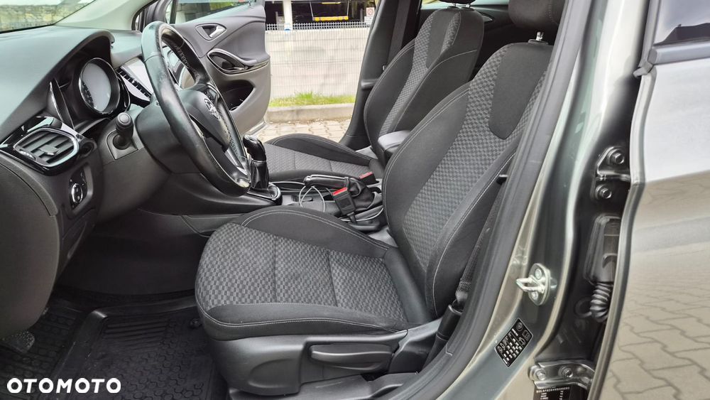 Opel Astra 1.6 CDTI Dynamic S&S - 18