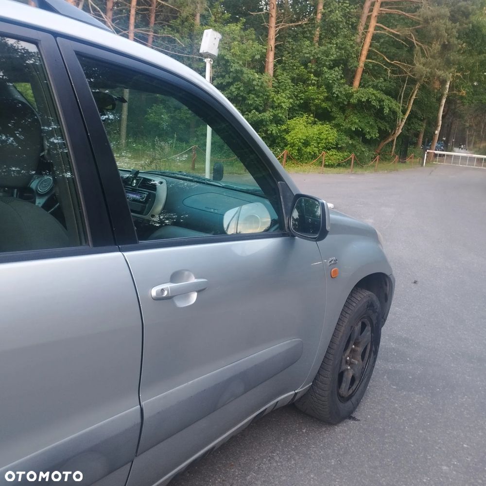 Toyota RAV4 2.0 D-4D 4x4 - 18