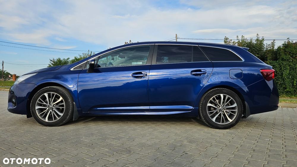 Toyota Avensis 1.8 Premium MS - 6