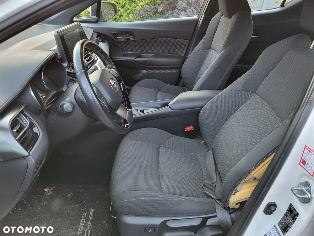 Toyota C-HR - 11