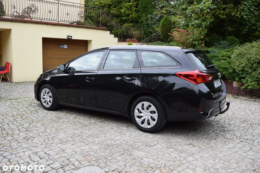 Toyota Auris 1.4 D-4D Design Edition - 4