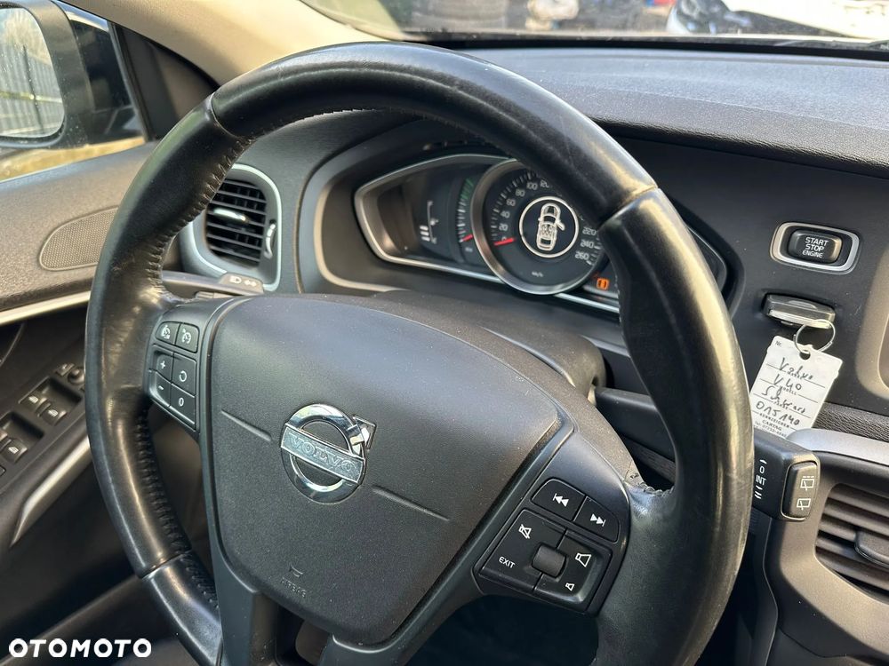 Volvo V40 D3 Kinetic - 11