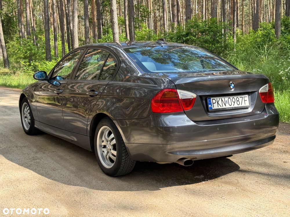 BMW Seria 3 318i - 11