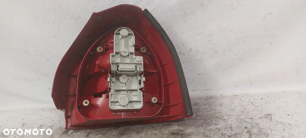 .  TYL TYLNA LAMPA LEWA AUDI A3 8L - 5
