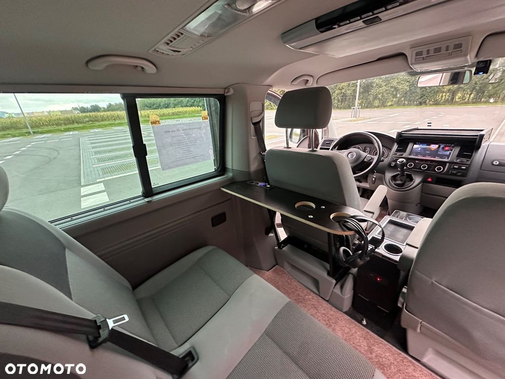 Volkswagen Caravelle - 16