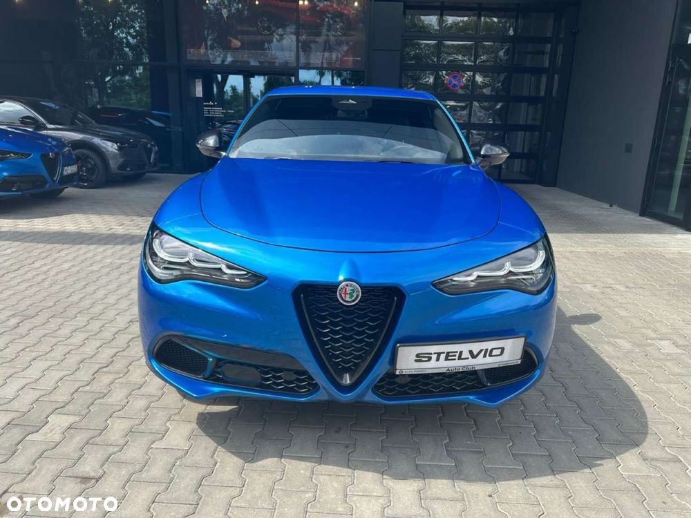 Alfa Romeo Stelvio - 4