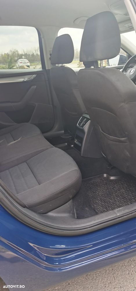 Skoda Octavia 1.6 TDI Business DSG - 7