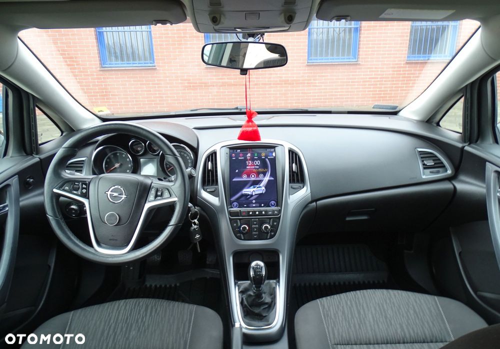 Opel Astra 1.4 T Executive - 8