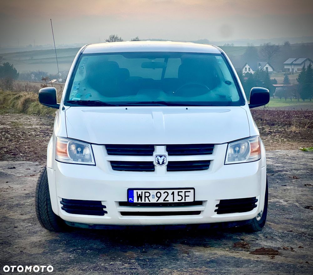 Dodge Grand Caravan - 10