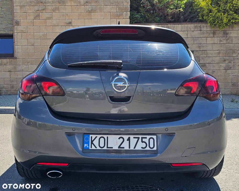 Opel Astra 1.6 T Cosmo - 10
