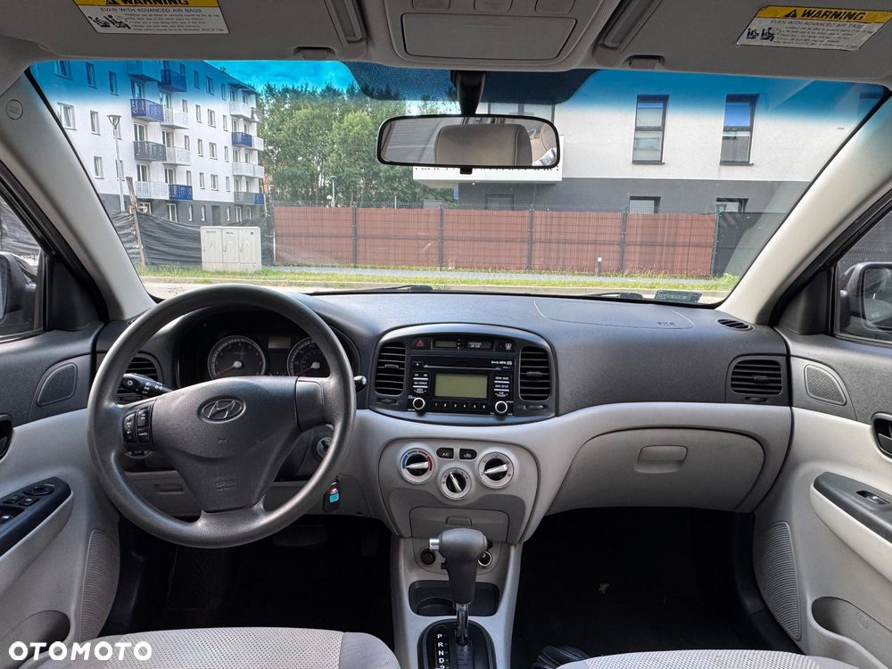 Hyundai Accent - 6