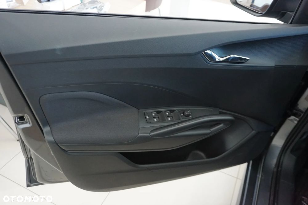 Skoda Fabia 1.0 TSI Drive DSG - 11