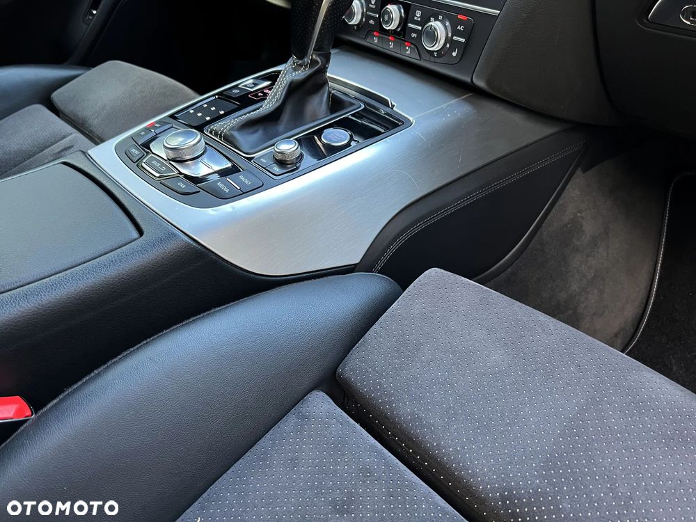Audi A6 Avant 2.0 TDI Ultra S tronic - 26