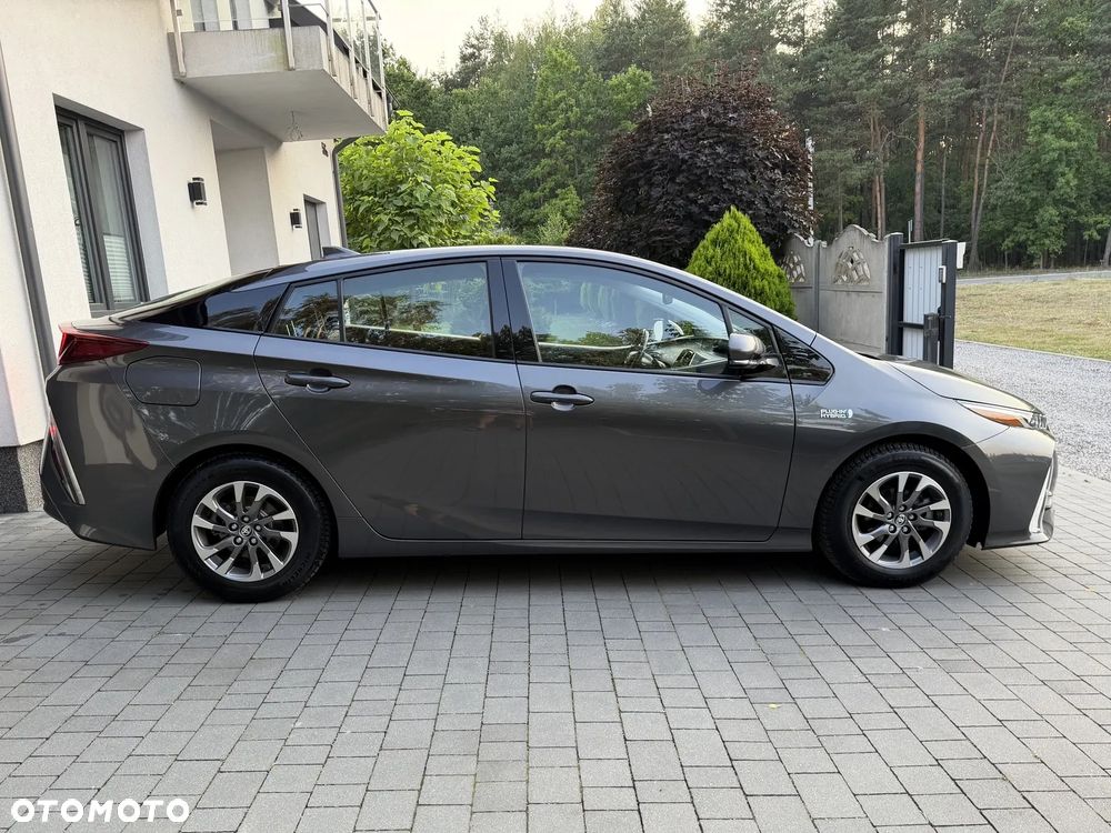 Toyota Prius Hybrid Executive - 21