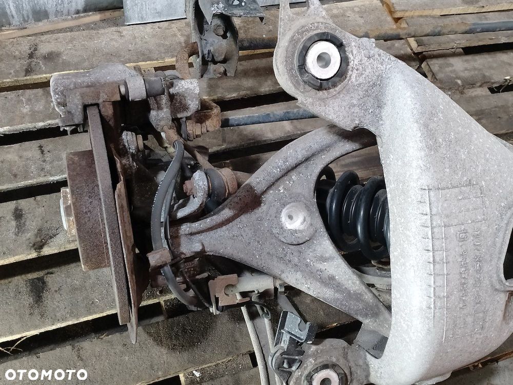 BELKA ZAWIESZENIA, OŚ TYŁ  PEUGEOT 508 9640718610  9640718710 2.0 HDI KOMBI - 2