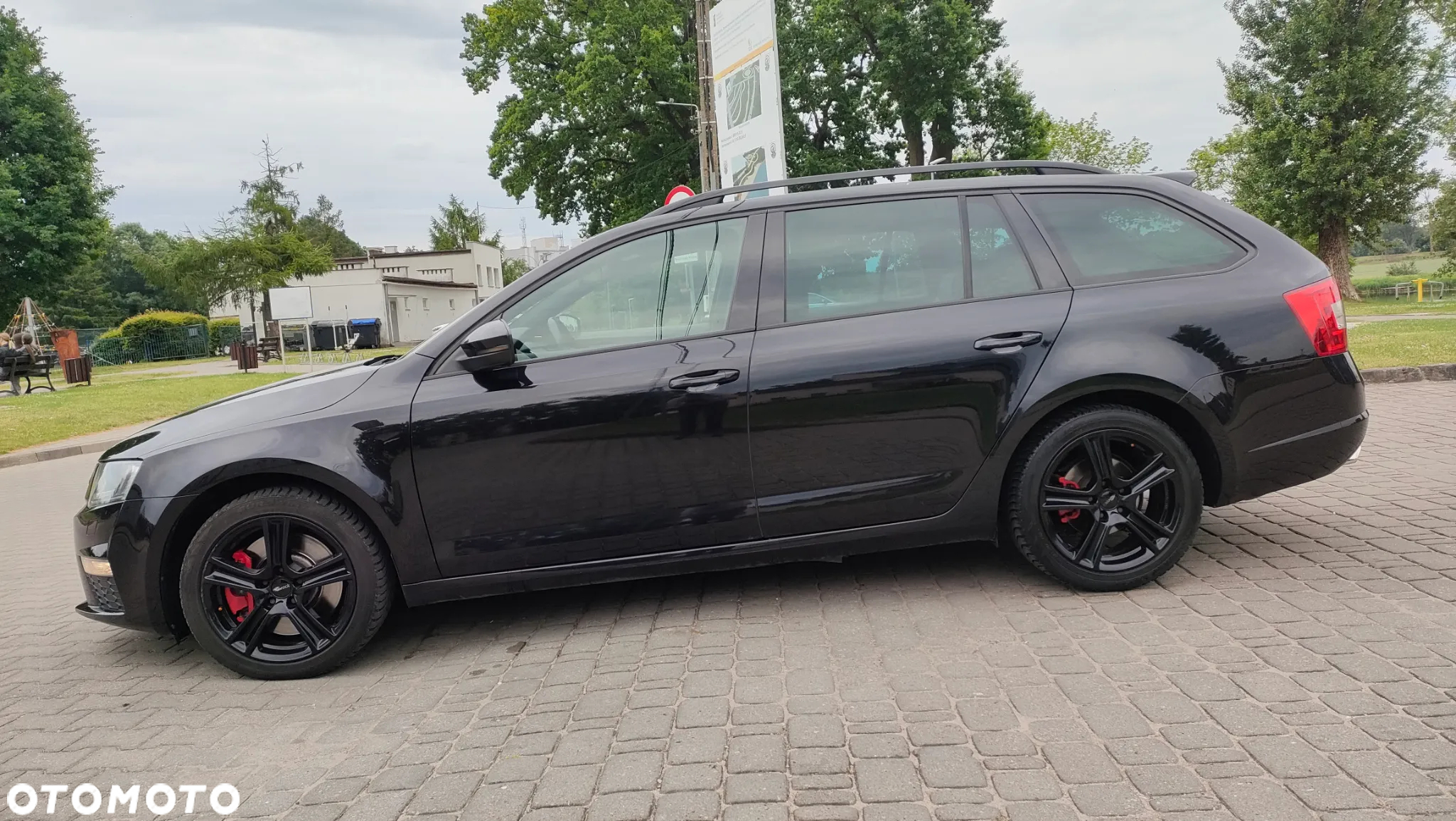Skoda Octavia Combi 2.0 TDI RS - 17