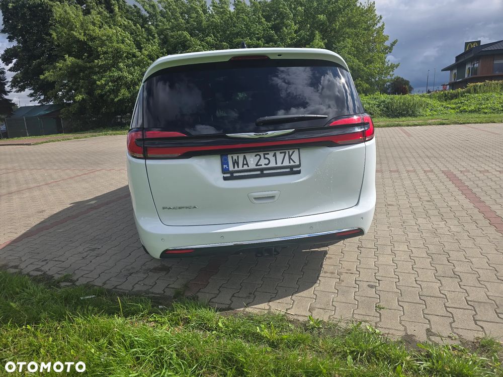 Chrysler Pacifica - 20