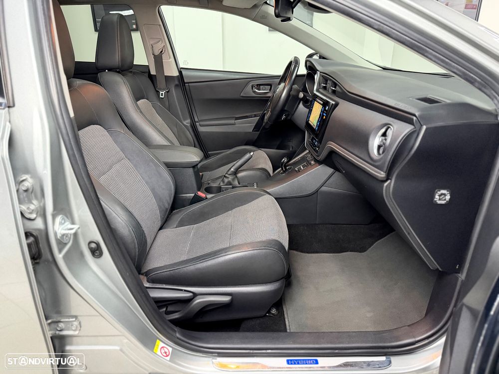Toyota Auris Touring Sports 1.8 HSD Sport+Skyview +Navi - 25