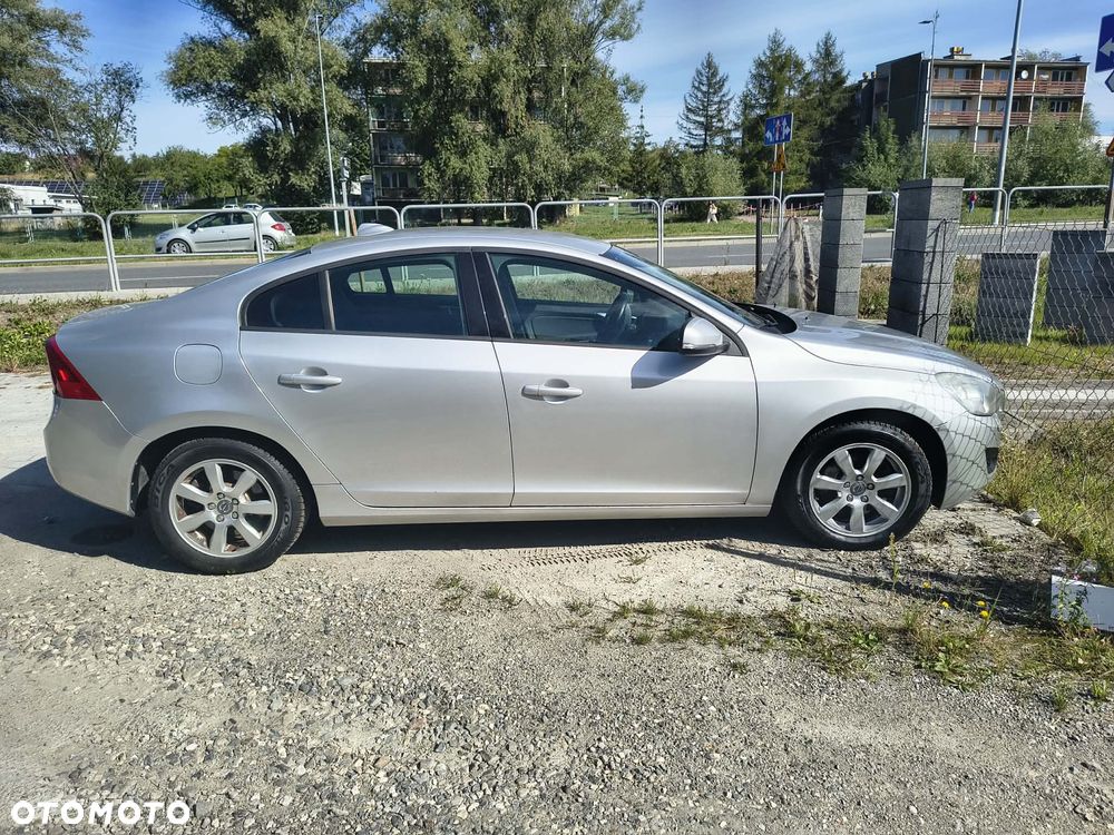 Volvo S60 D4 Momentum - 3