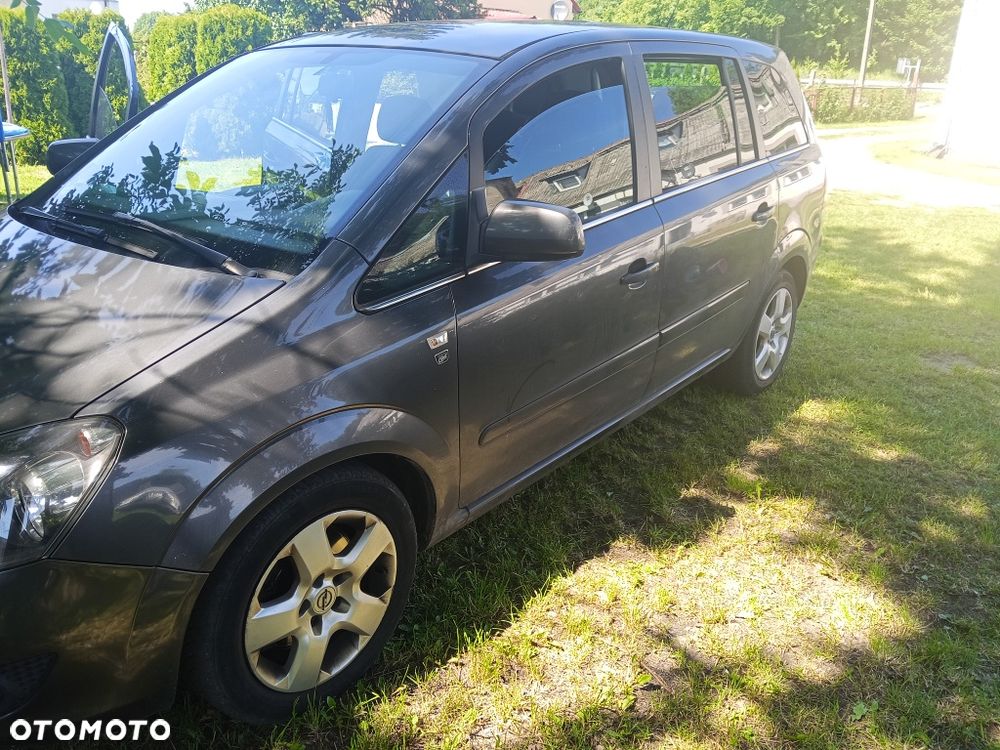 Opel Zafira - 1