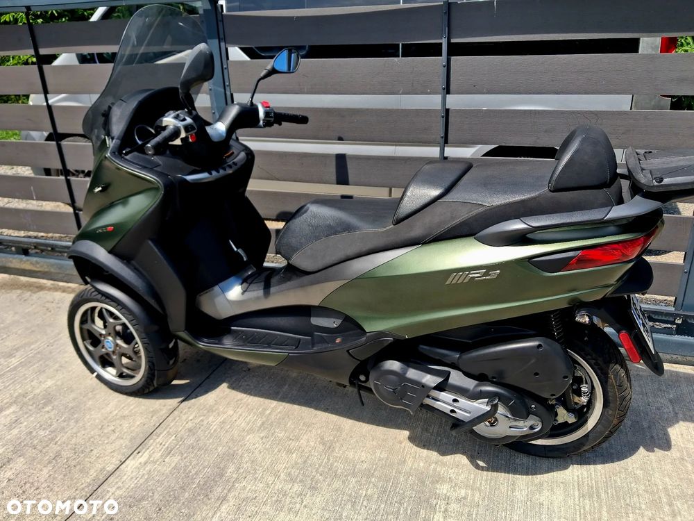 Piaggio MP-3 - 10