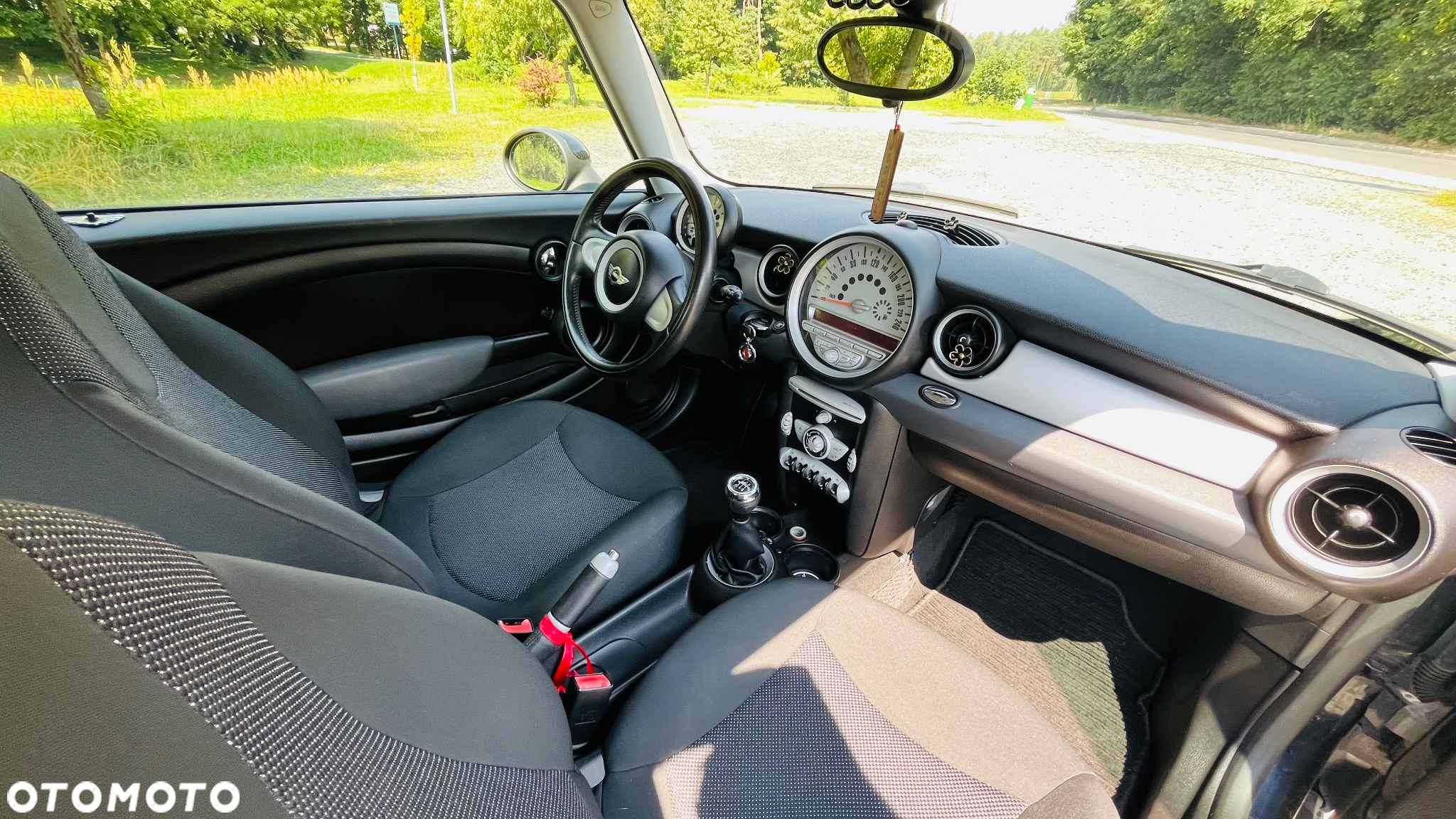 MINI Cooper Standard - 9