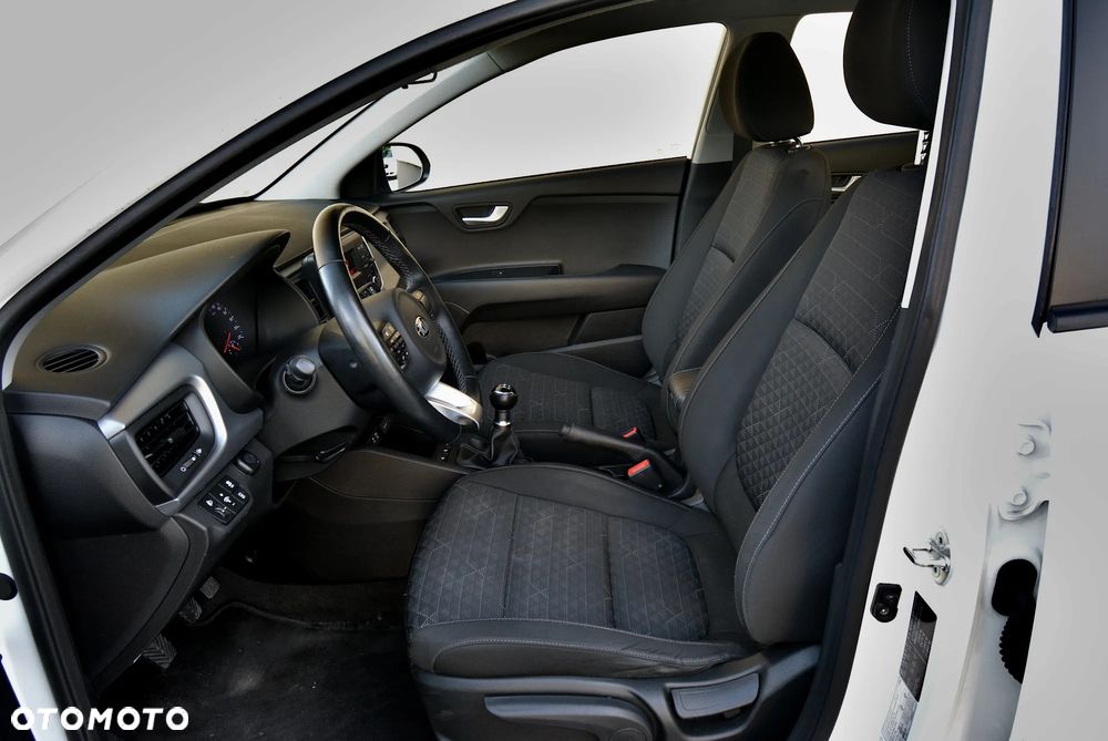Kia Rio - 14