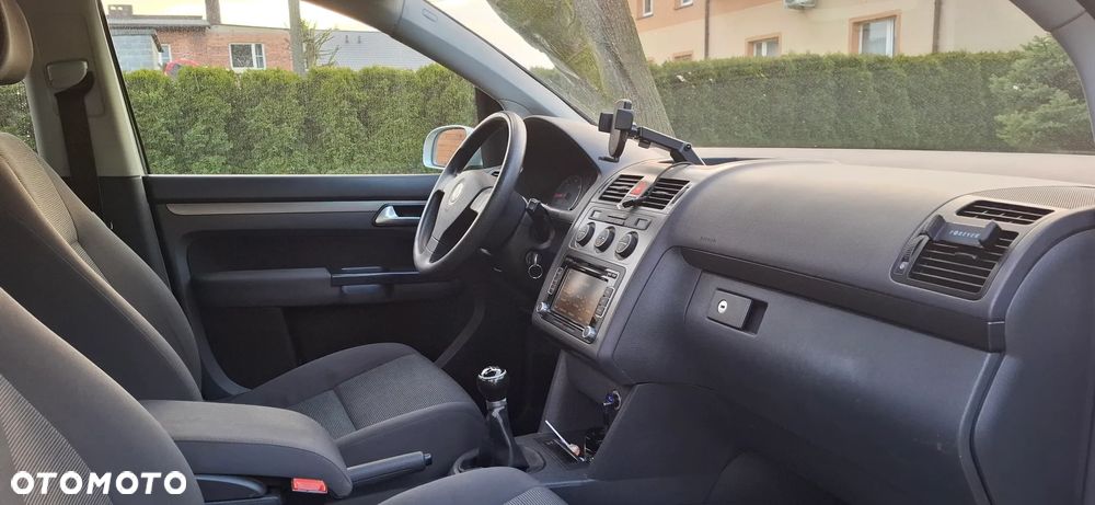 Volkswagen Touran 1.9 TDI DPF Conceptline - 4