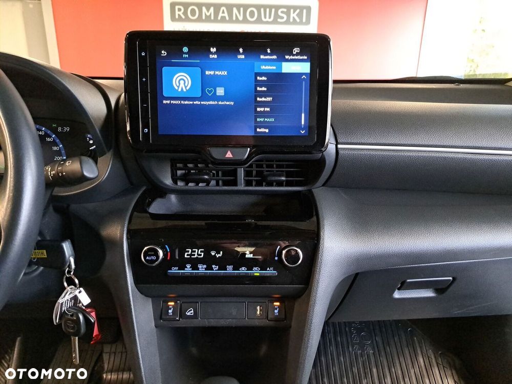Toyota Yaris Cross Hybrid 1.5 Comfort 4x4 - 21