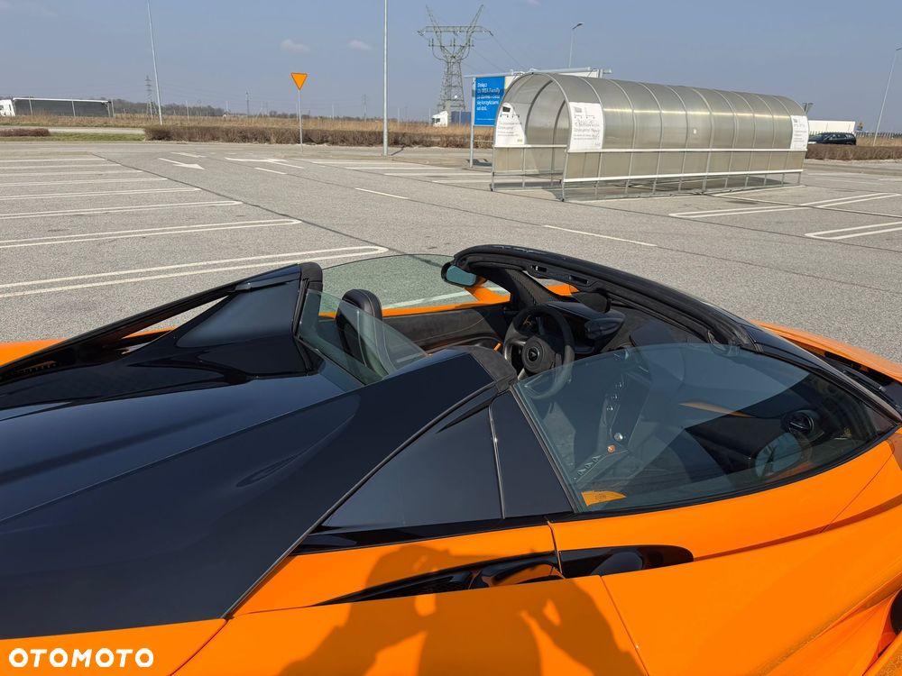 McLaren 750S - 8