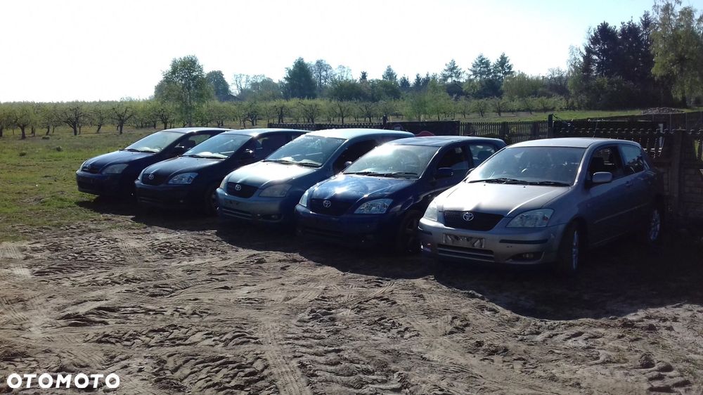 Toyota Corolla E12 zacisk tył jarzmo PRAWE 1,8 TS - 5