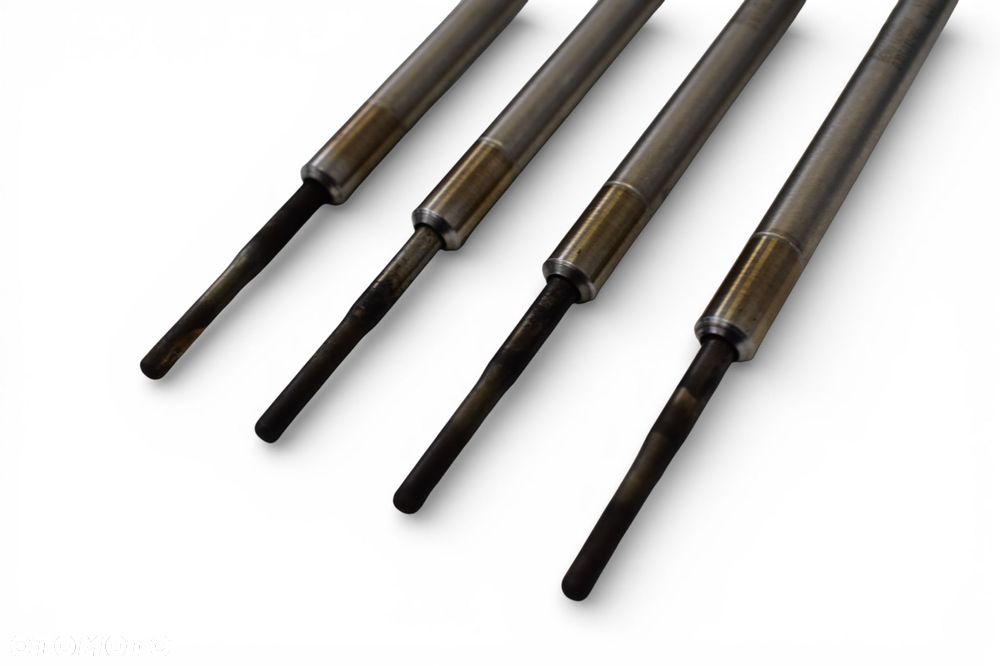 Świeca Żarowa OPEL INSIGNIA A ASTRA J ZAFIRA C 2.0 CDTI 55590467 0103010906 - 2