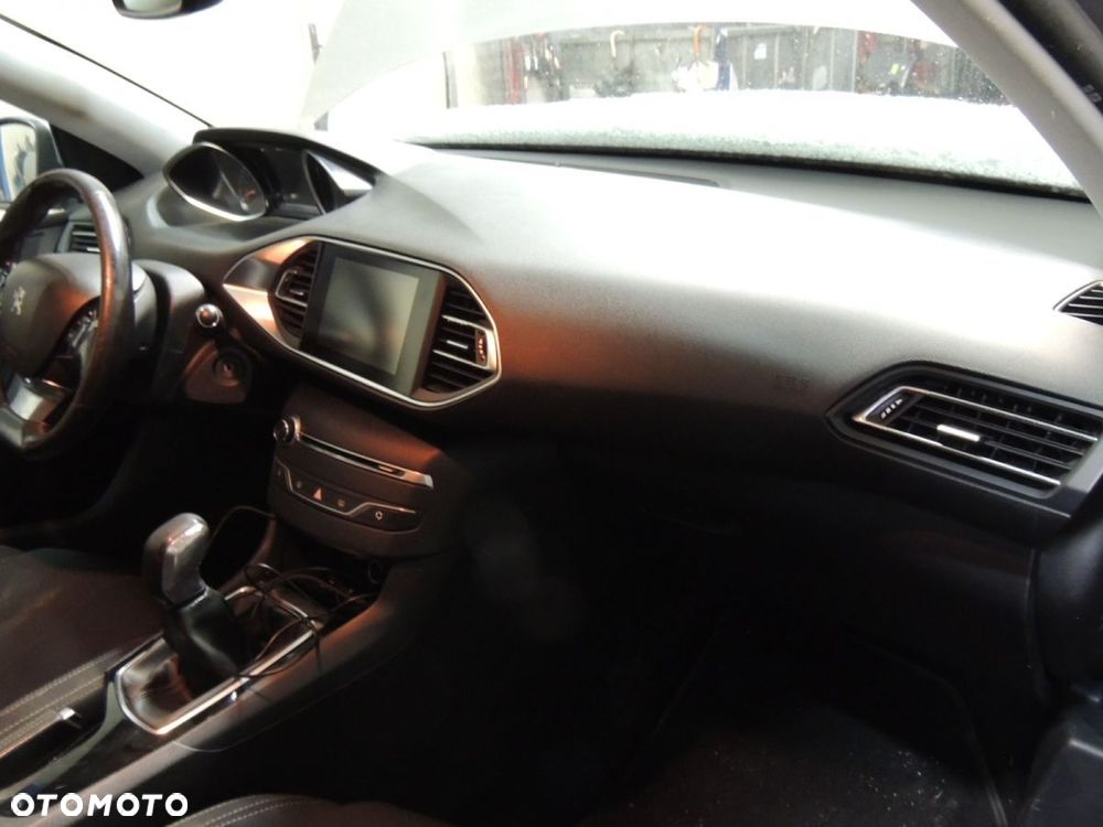 Deska rozdzielcza Peugeot 308 II SW '14 - 1