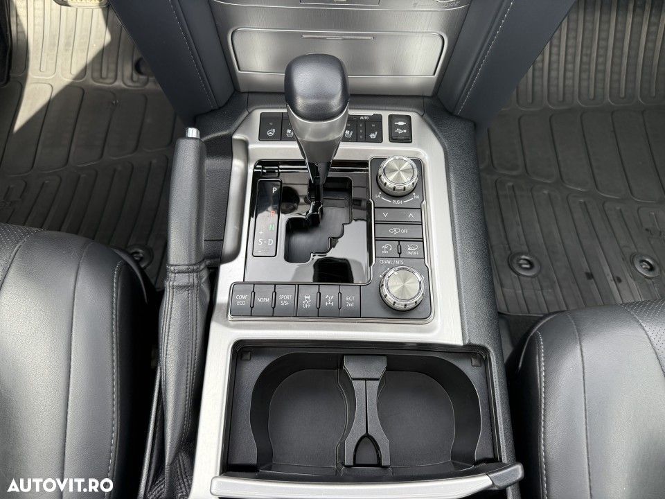 Toyota Land Cruiser - 25