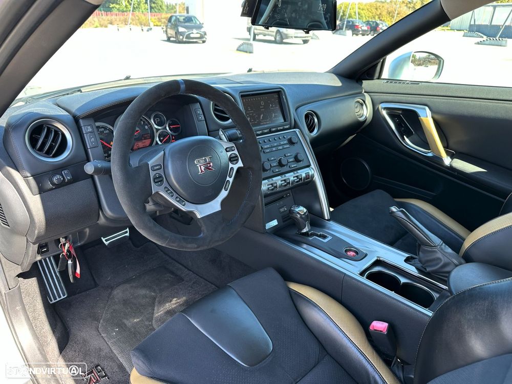 Nissan GT-R 3.8 V6 Premium Edition - 16