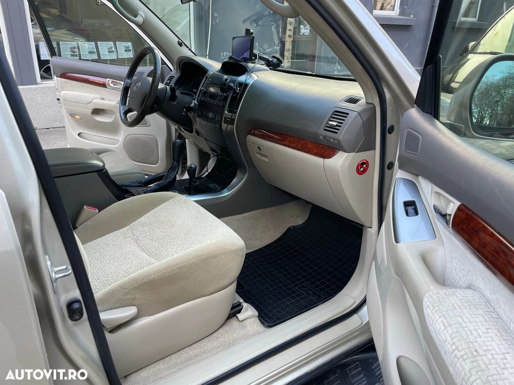 Toyota Land Cruiser - 9