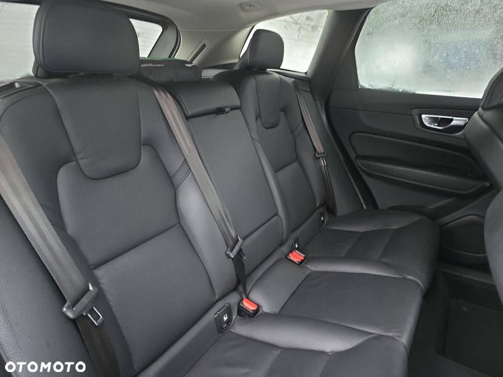 Volvo XC 60 B4 D Plus Bright - 11