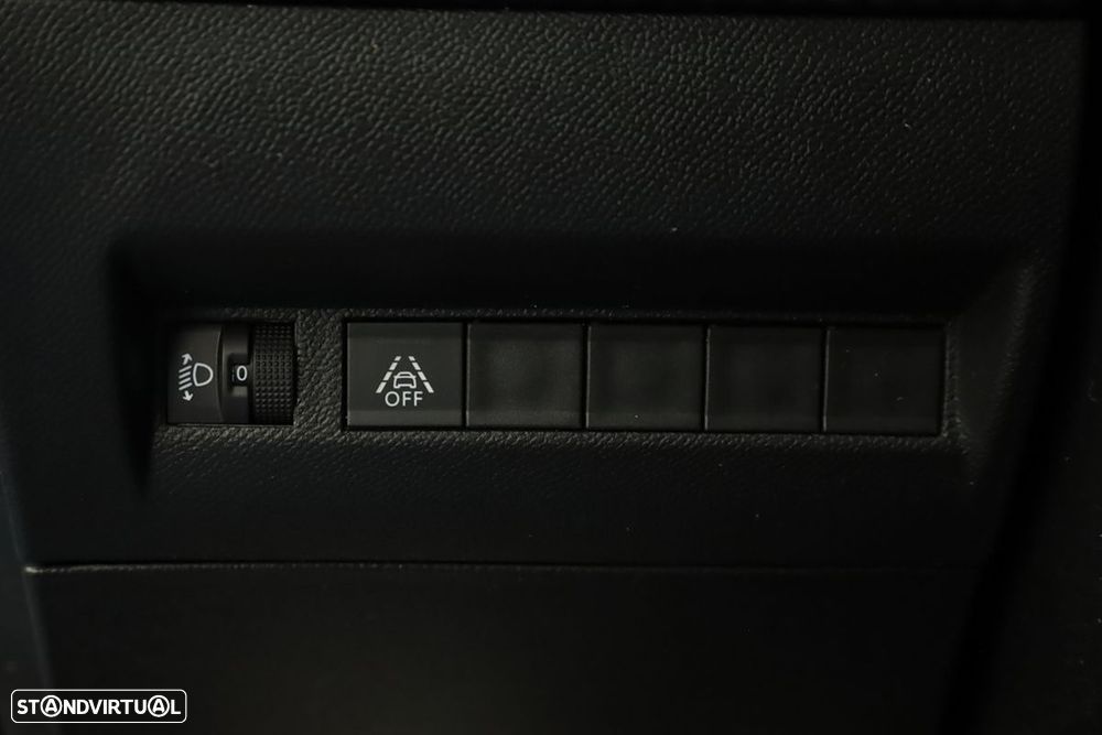 Peugeot 2008 1.2 PureTech Allure Pack EAT8 - 20