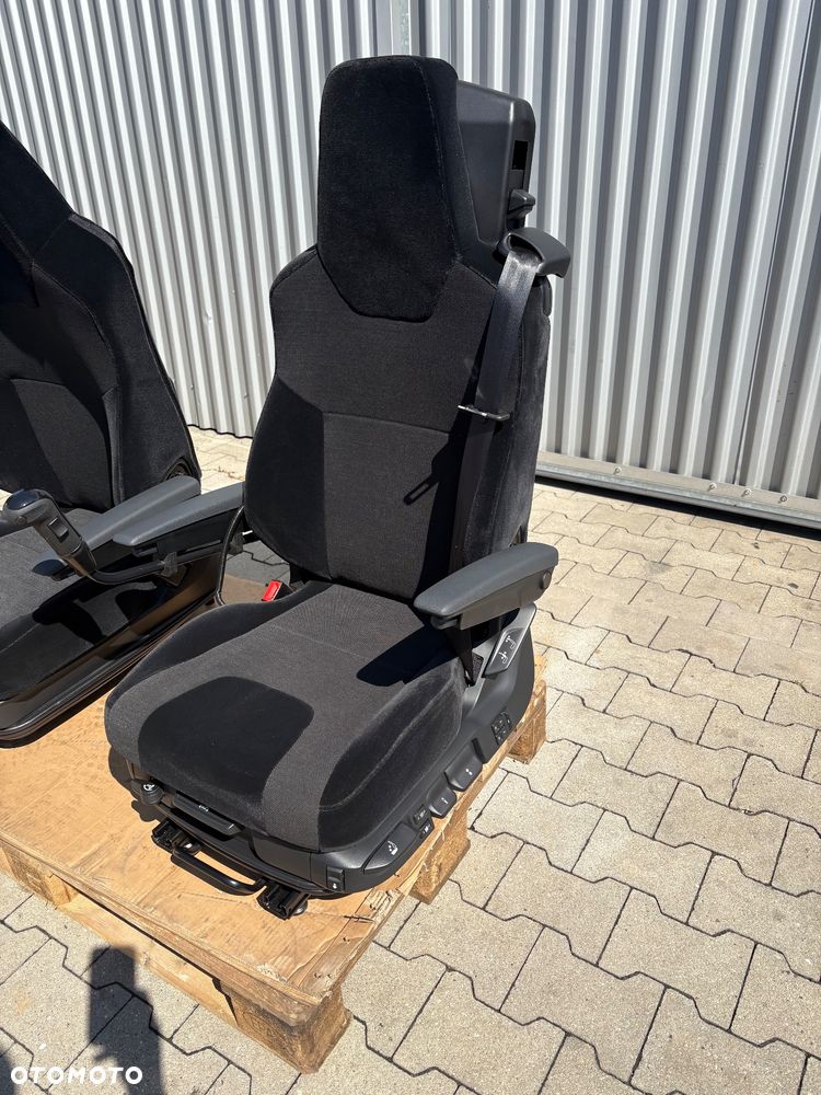 Fotele pneumatyczne MAN TG3 TGX TGS jak NOWE nowy model siedzenia - 2