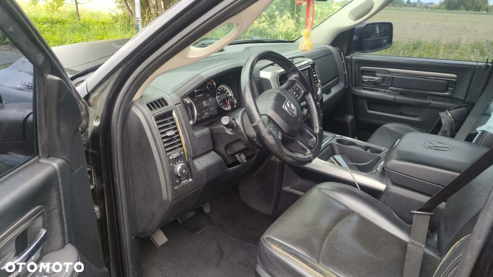 Dodge RAM - 8