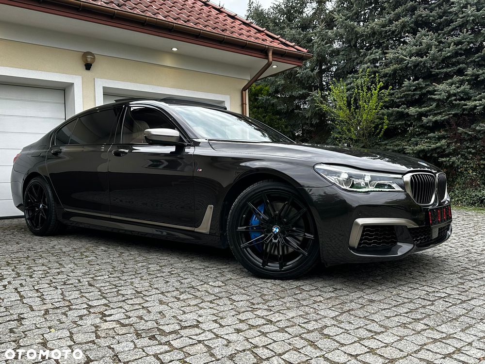 BMW Seria 7 750Li xDrive - 13