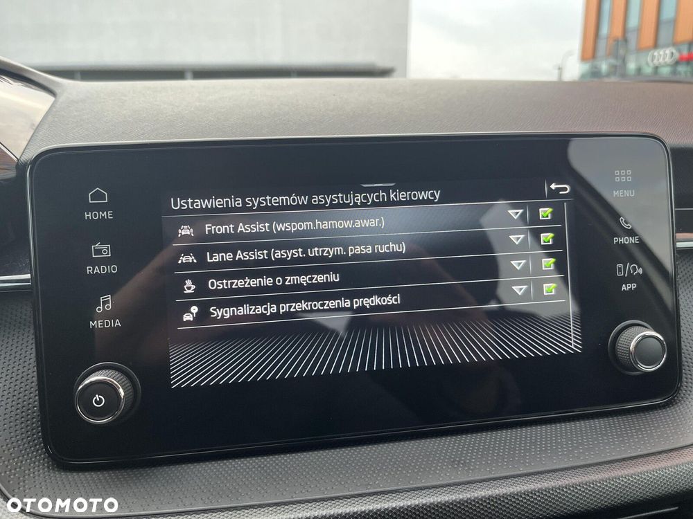 Skoda Fabia 1.0 Essence - 27