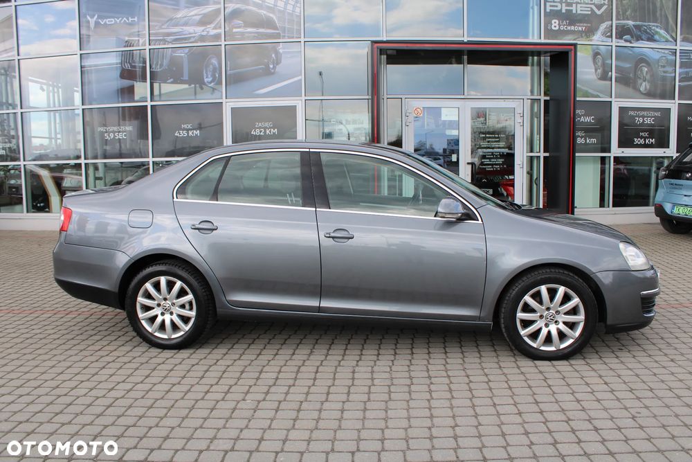 Volkswagen Jetta 1.9 TDI Comfortline - 2