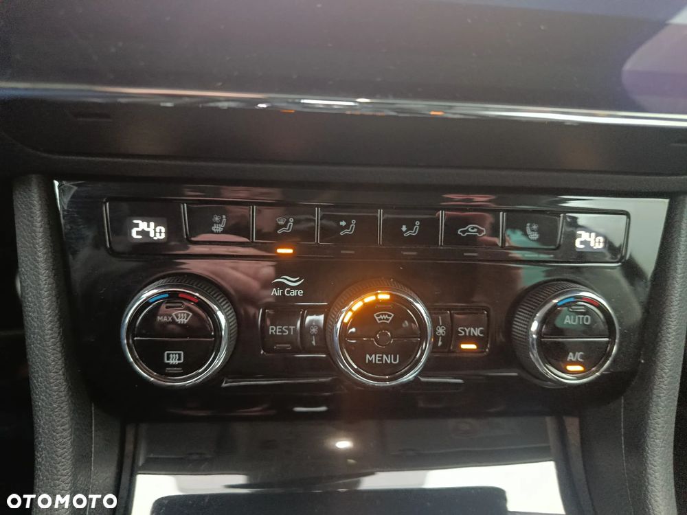 Skoda Superb 2.0 TSI 4x4 L&K DSG - 9