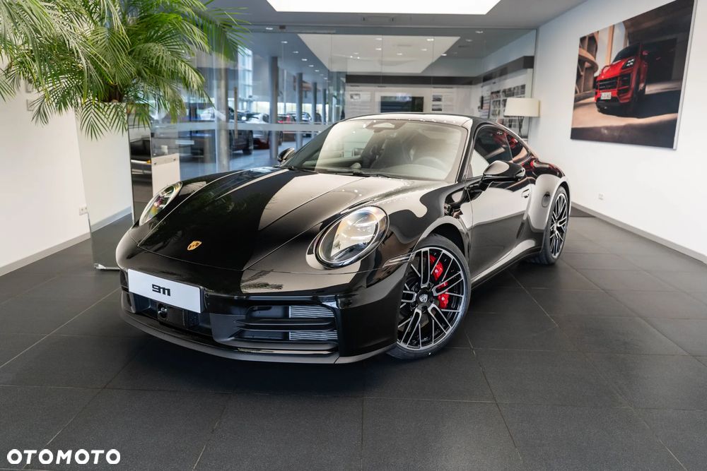 Porsche 911 Carrera 4S - 1