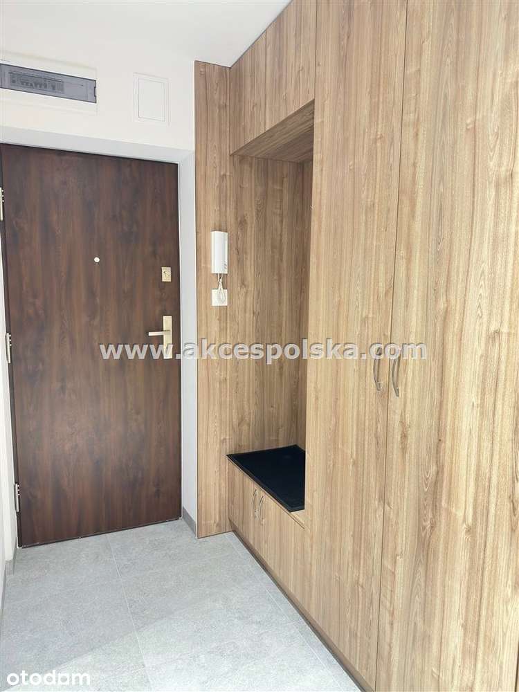 pokój dzienny z małą sypialnią, balkon, ciche